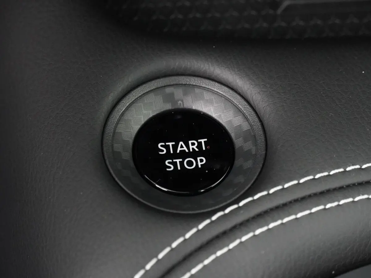 1.6 Hybrid Tekna | €6.000 Voorraadkorting | Lederen Bekl. | BOSE Audio | Stoel-, Stuur- & Voorruitverw. |