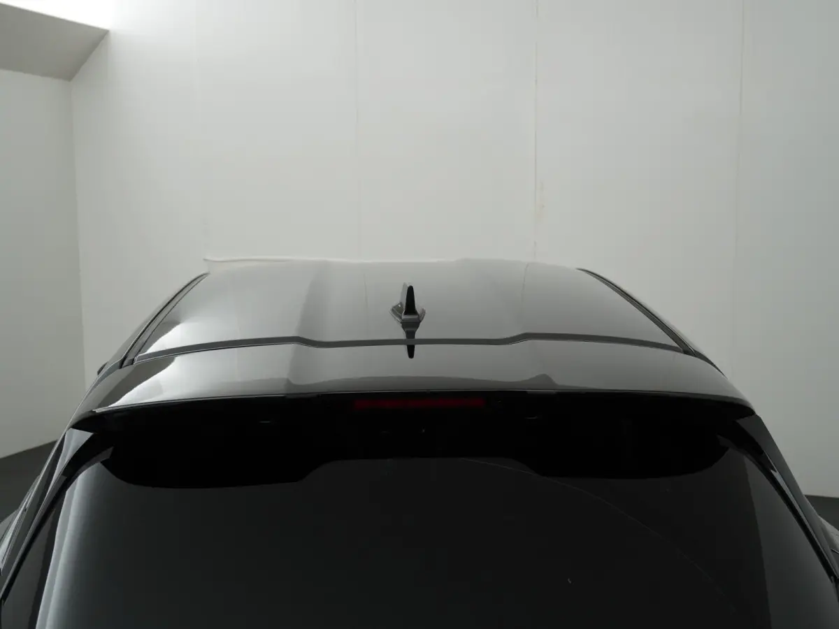 1.6 Hybrid Tekna | €6.000 Voorraadkorting | Lederen Bekl. | BOSE Audio | Stoel-, Stuur- & Voorruitverw. |