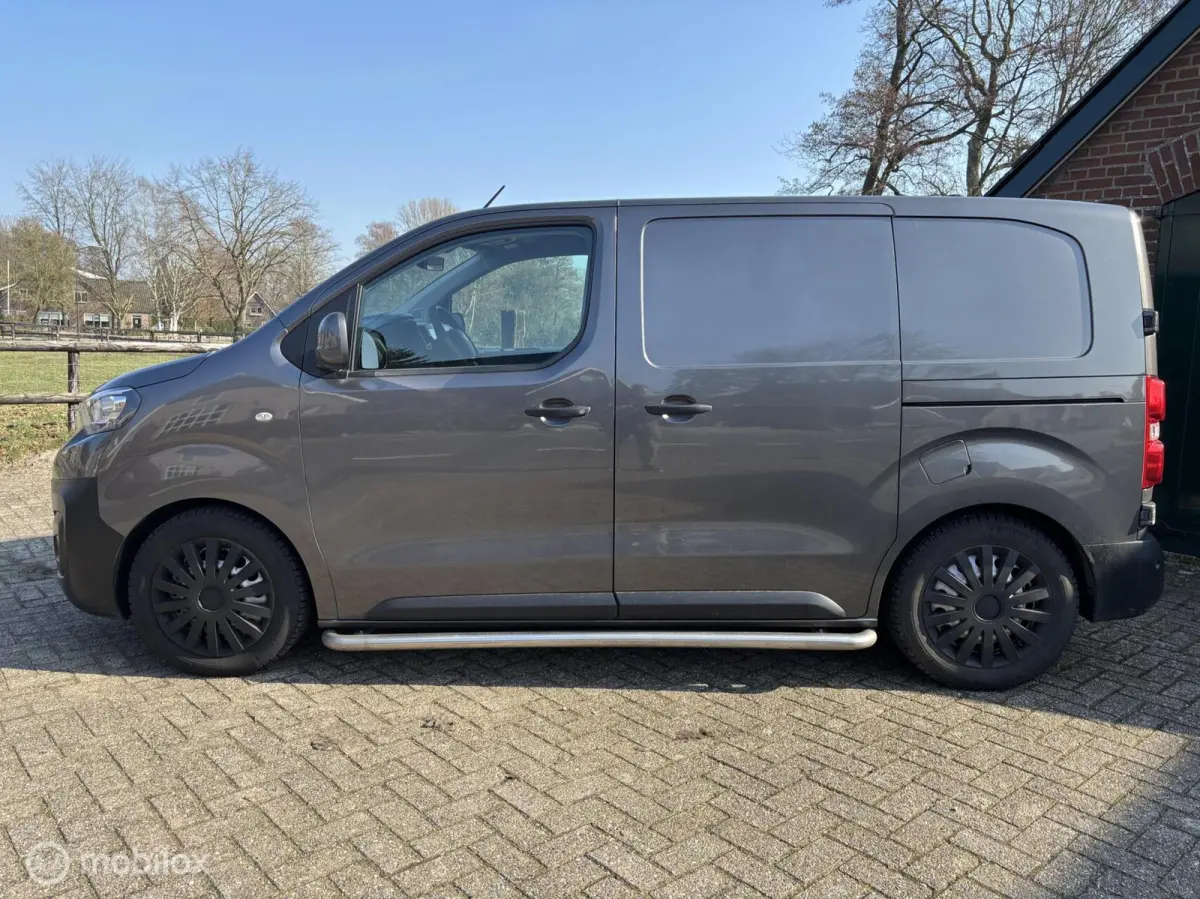Bestel 226C 1.6 BlueHDI 95 Premium AUTOMAAT