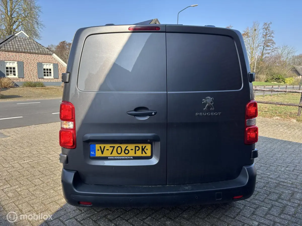 Bestel 226C 1.6 BlueHDI 95 Premium AUTOMAAT