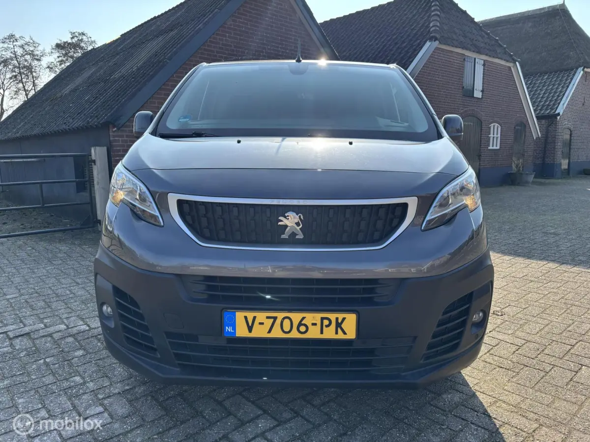 Bestel 226C 1.6 BlueHDI 95 Premium AUTOMAAT