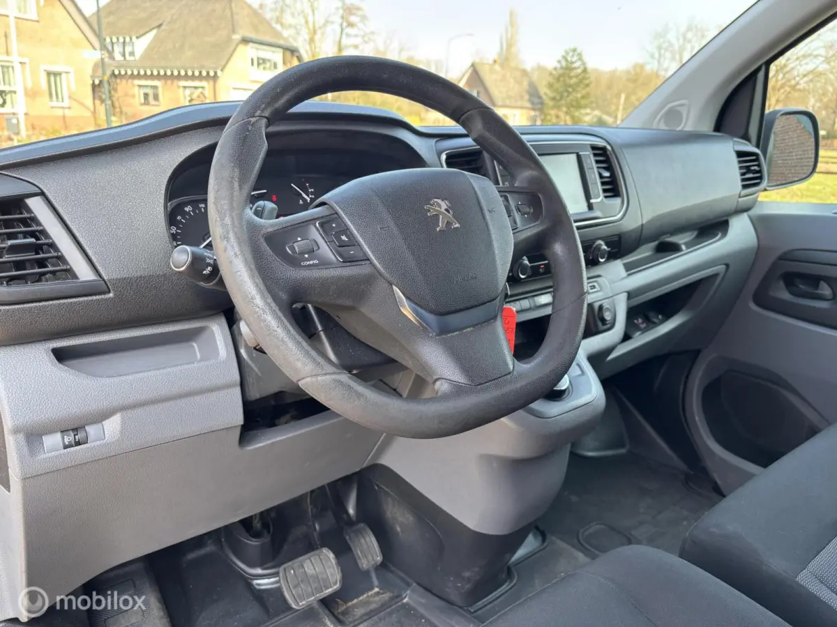 Bestel 226C 1.6 BlueHDI 95 Premium AUTOMAAT