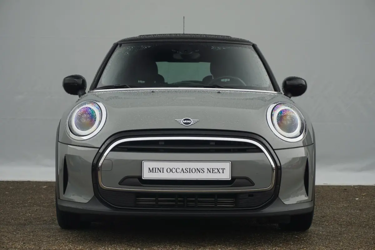Cooper Essential Uitvoering | Panoramadak | Navigatie | Cruise Control | Led-Koplampen