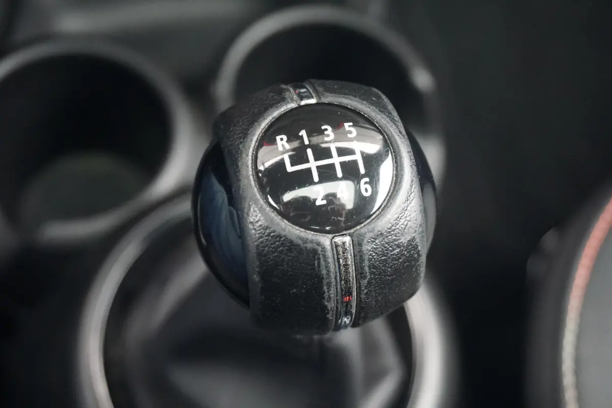 Cooper Essential Uitvoering | Panoramadak | Navigatie | Cruise Control | Led-Koplampen