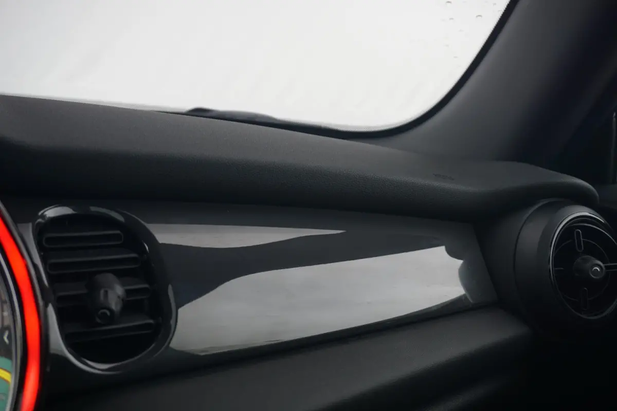 Cooper Essential Uitvoering | Panoramadak | Navigatie | Cruise Control | Led-Koplampen
