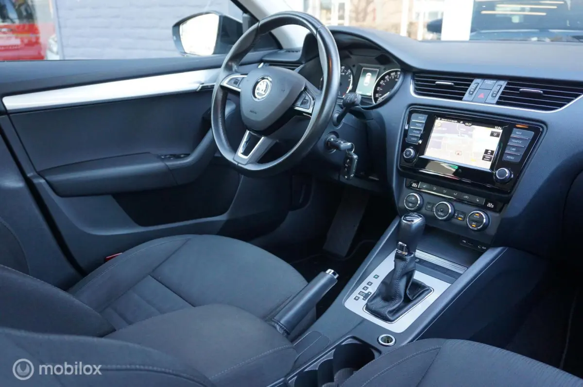 1.0 TSI 115pk DSG Ambition Business