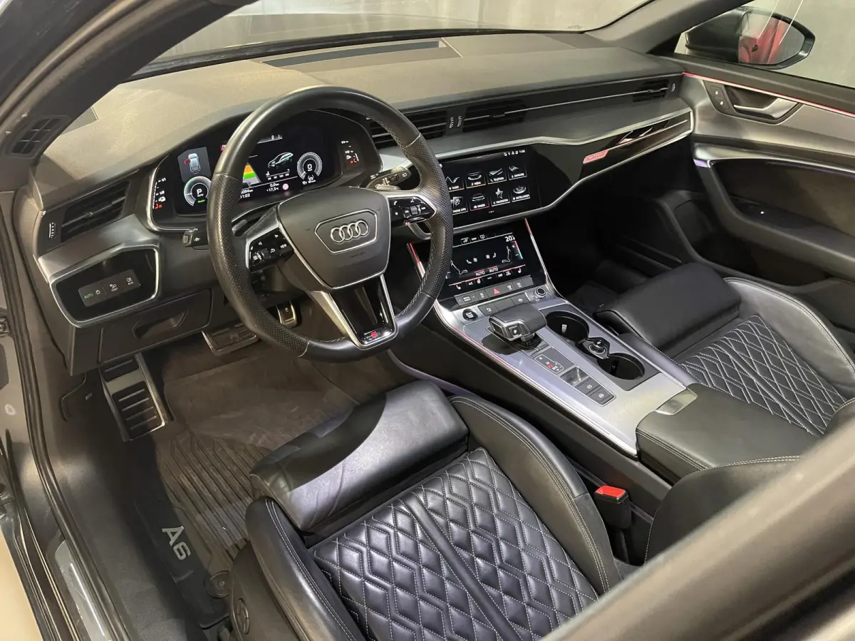 55 TFSI e quattro Pro Line S Competition 20"/RS stoelen leder + memory/Panoramadak/Trekhaak/B&O audio/Stoel + stuurverwarming/Adaptieve cruise/Keyless/Camera/Matrix LED