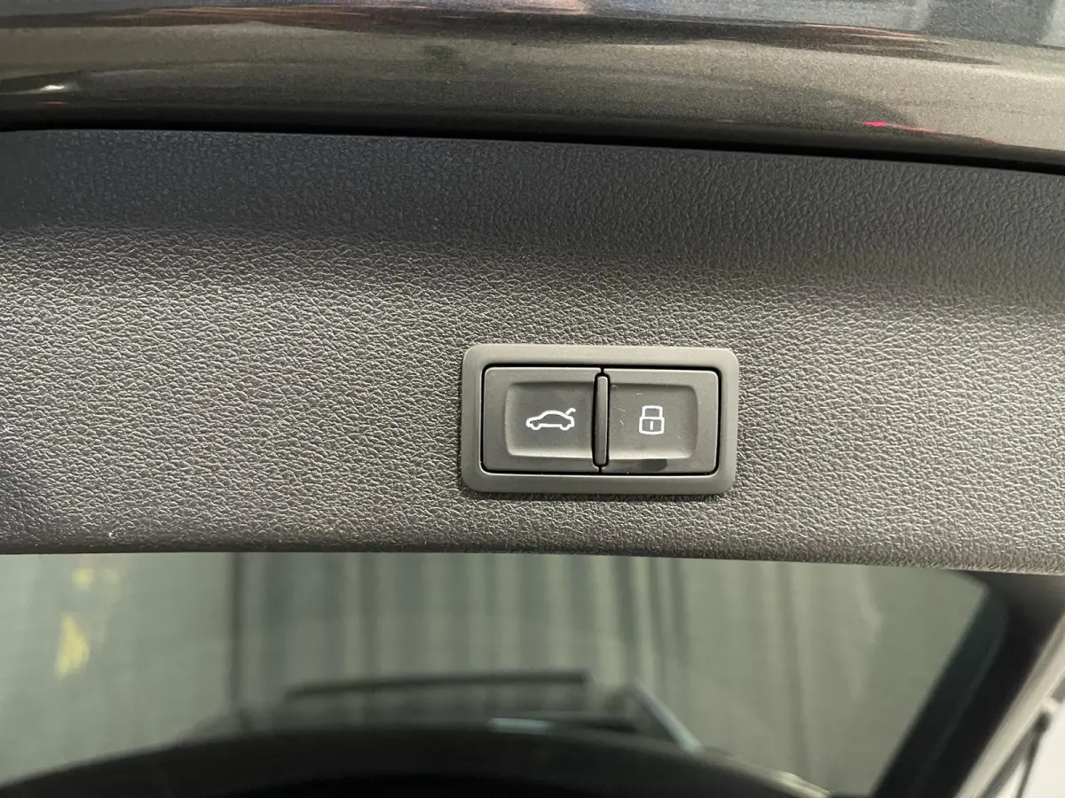 55 TFSI e quattro Pro Line S Competition 20"/RS stoelen leder + memory/Panoramadak/Trekhaak/B&O audio/Stoel + stuurverwarming/Adaptieve cruise/Keyless/Camera/Matrix LED
