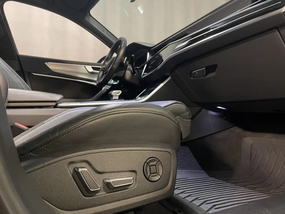 55 TFSI e quattro Pro Line S Competition 20"/RS stoelen leder + memory/Panoramadak/Trekhaak/B&O audio/Stoel + stuurverwarming/Adaptieve cruise/Keyless/Camera/Matrix LED