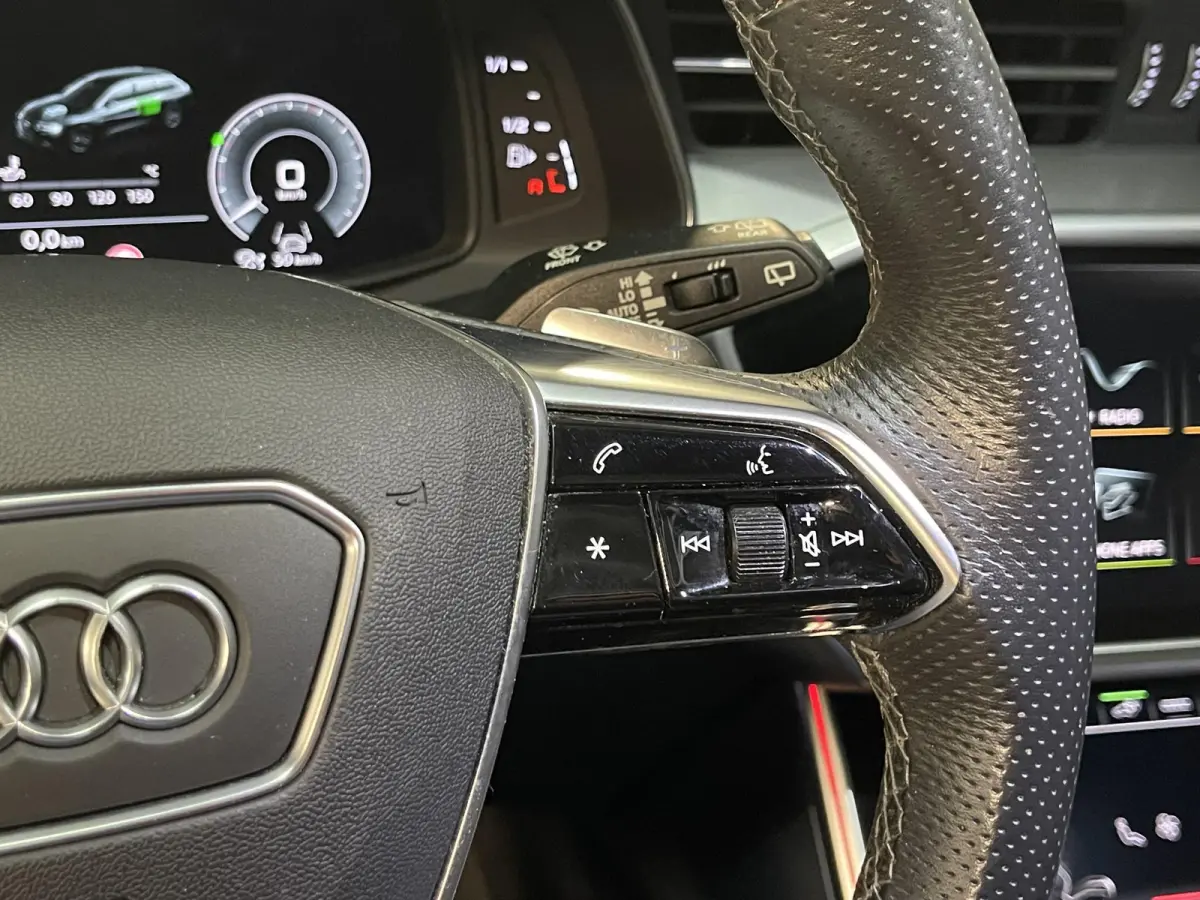 55 TFSI e quattro Pro Line S Competition 20"/RS stoelen leder + memory/Panoramadak/Trekhaak/B&O audio/Stoel + stuurverwarming/Adaptieve cruise/Keyless/Camera/Matrix LED
