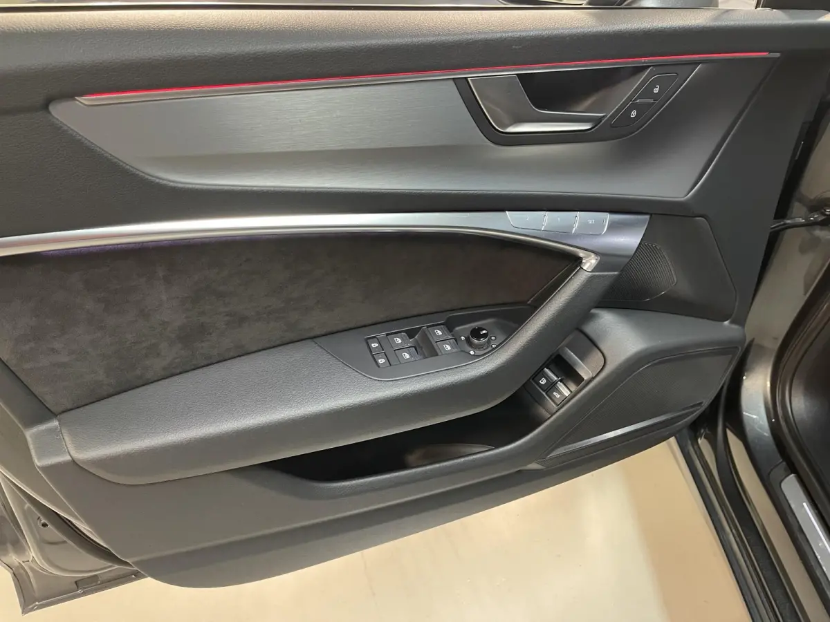 55 TFSI e quattro Pro Line S Competition 20"/RS stoelen leder + memory/Panoramadak/Trekhaak/B&O audio/Stoel + stuurverwarming/Adaptieve cruise/Keyless/Camera/Matrix LED