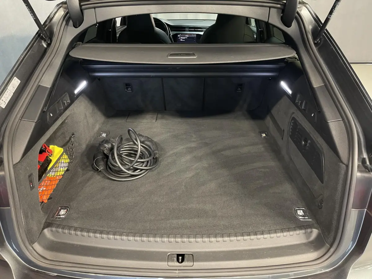 55 TFSI e quattro Pro Line S Competition 20"/RS stoelen leder + memory/Panoramadak/Trekhaak/B&O audio/Stoel + stuurverwarming/Adaptieve cruise/Keyless/Camera/Matrix LED