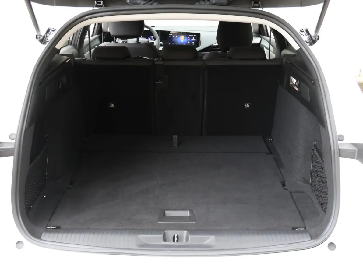 110pk Edition |GRATIS € 1000,- ACCESSOIRES NAAR KEUS! | Navigatie | Camera | AGR stoelen met verwarming