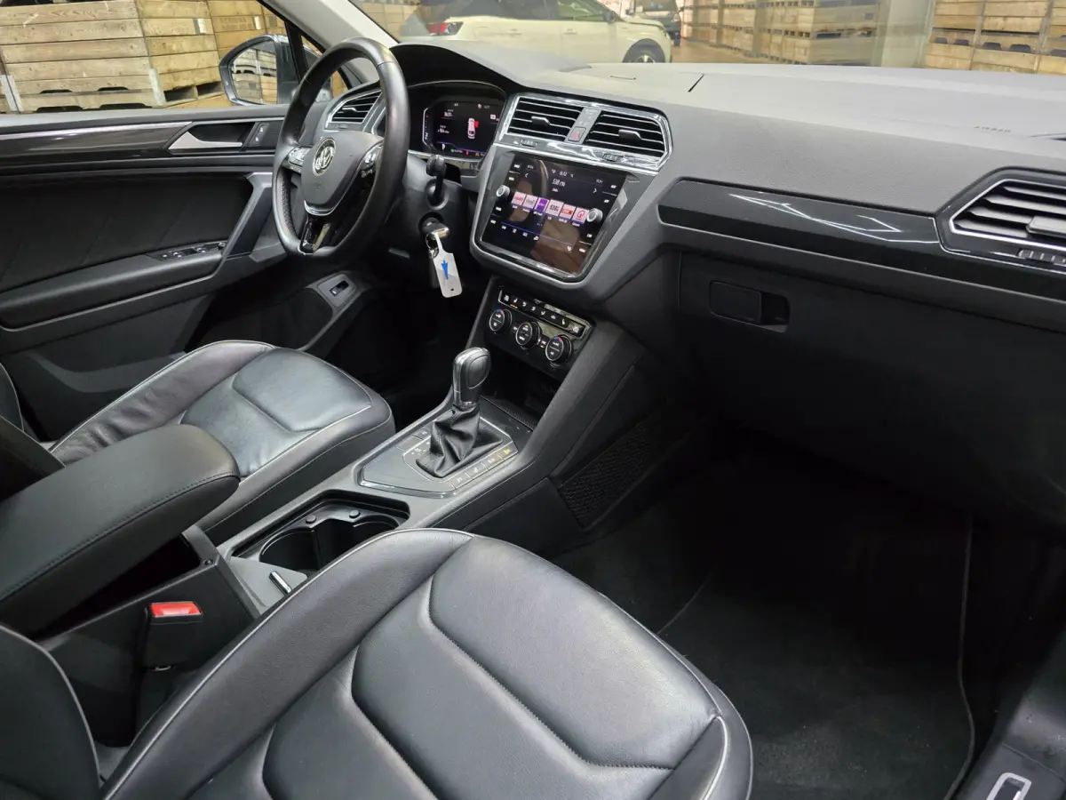 1.5 TSI ACT Highline Business R Pano VCP Leder 360 Navi Clima 19"LM