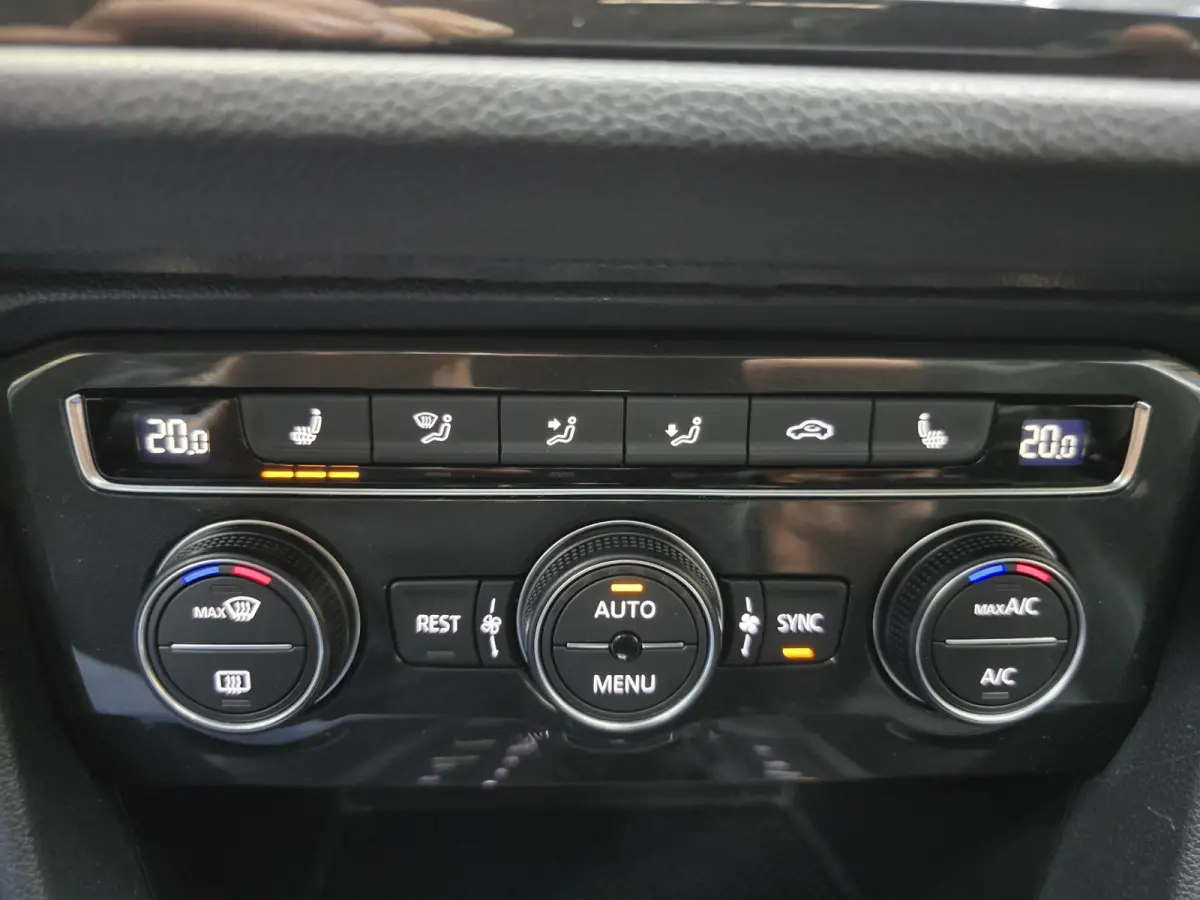 1.5 TSI ACT Highline Business R Pano VCP Leder 360 Navi Clima 19"LM
