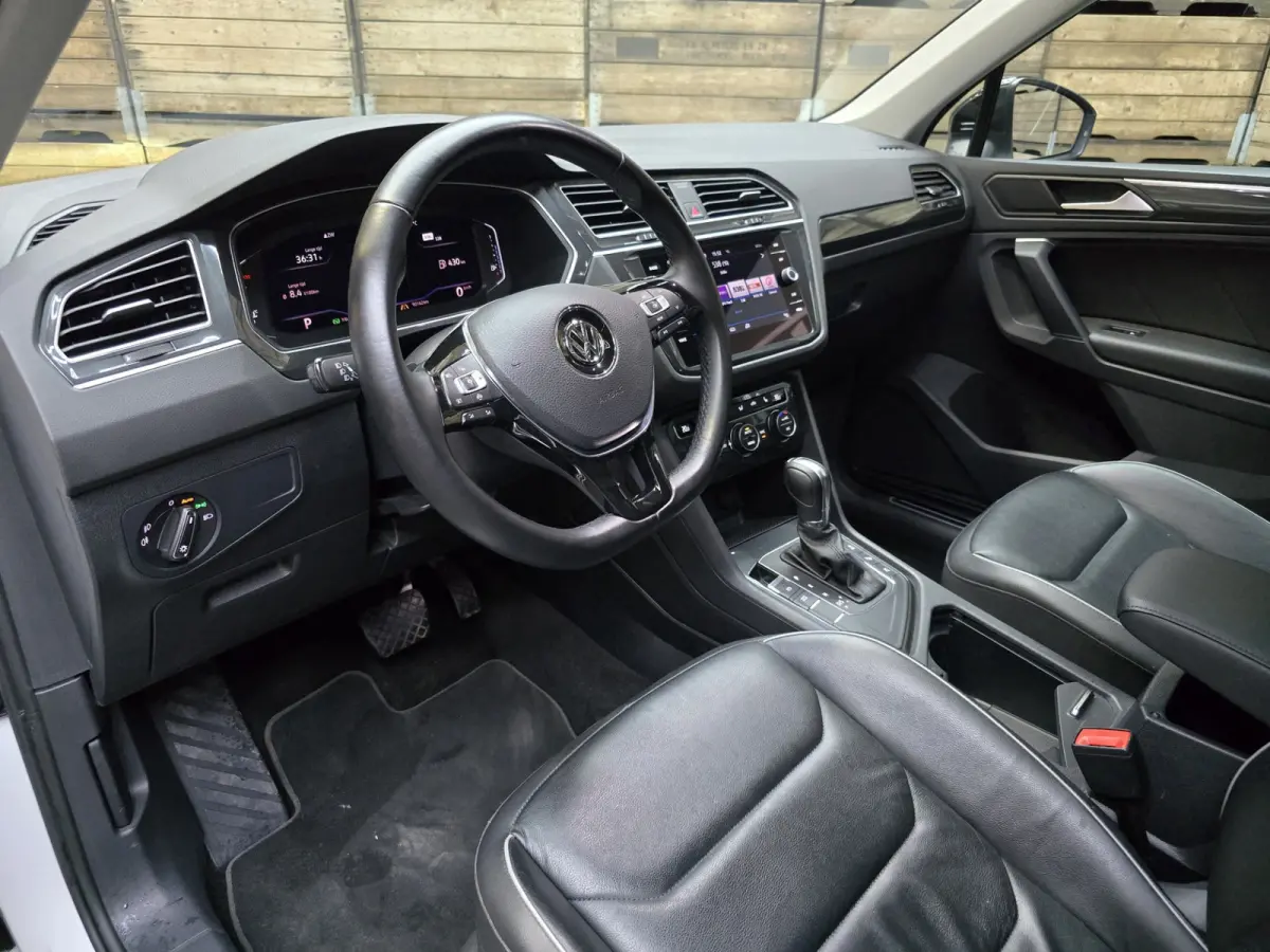 1.5 TSI ACT Highline Business R Pano VCP Leder 360 Navi Clima 19"LM