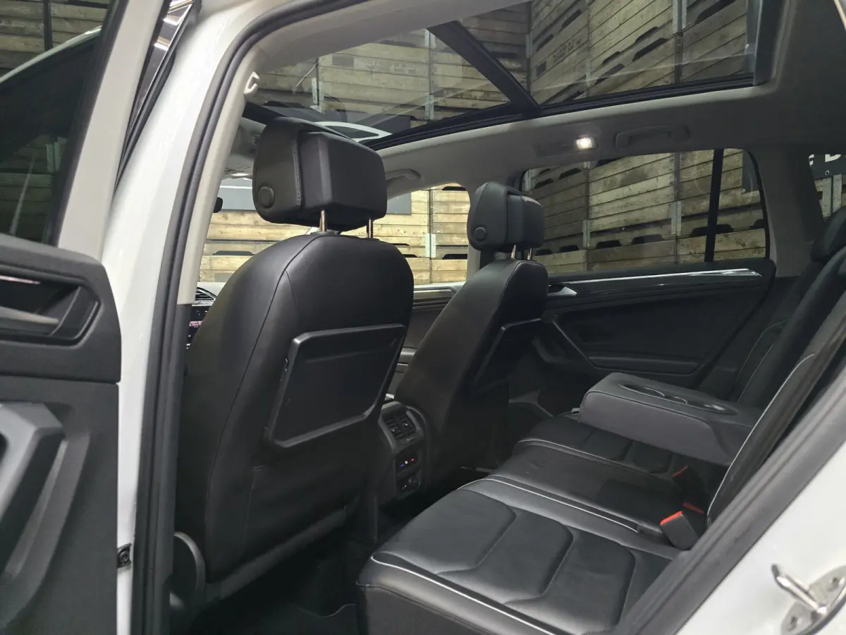 1.5 TSI ACT Highline Business R Pano VCP Leder 360 Navi Clima 19"LM