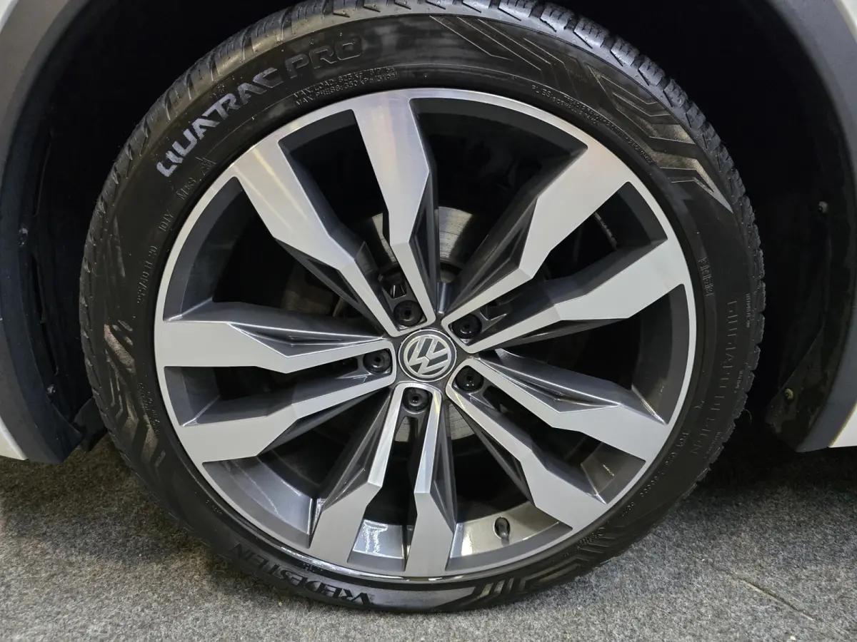1.5 TSI ACT Highline Business R Pano VCP Leder 360 Navi Clima 19"LM