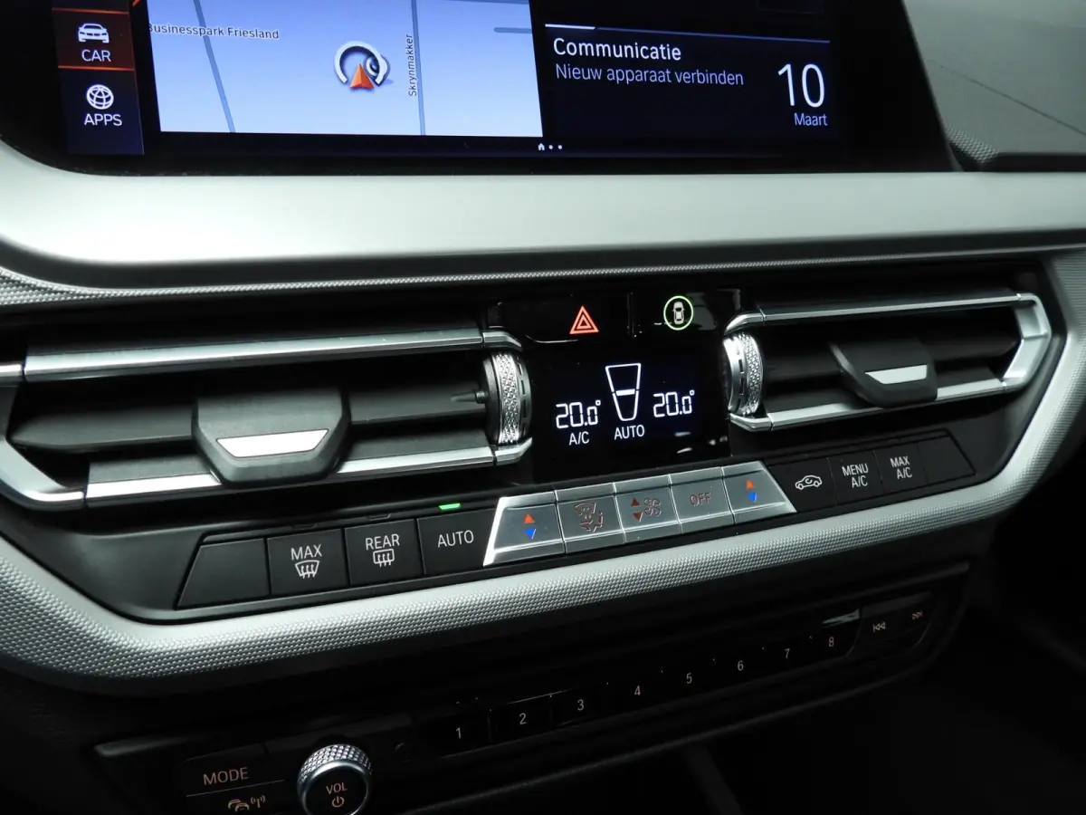 5-deurs 116i | Handbak !! | LED | Navigatie | Clima | PDC | Cruise controle | DAB | Alu 17 inch