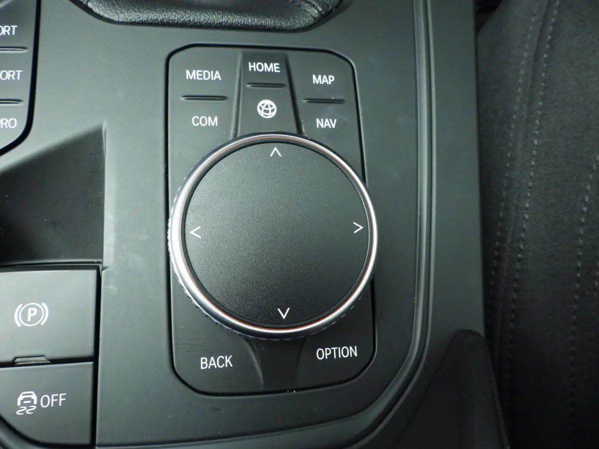 5-deurs 116i | Handbak !! | LED | Navigatie | Clima | PDC | Cruise controle | DAB | Alu 17 inch