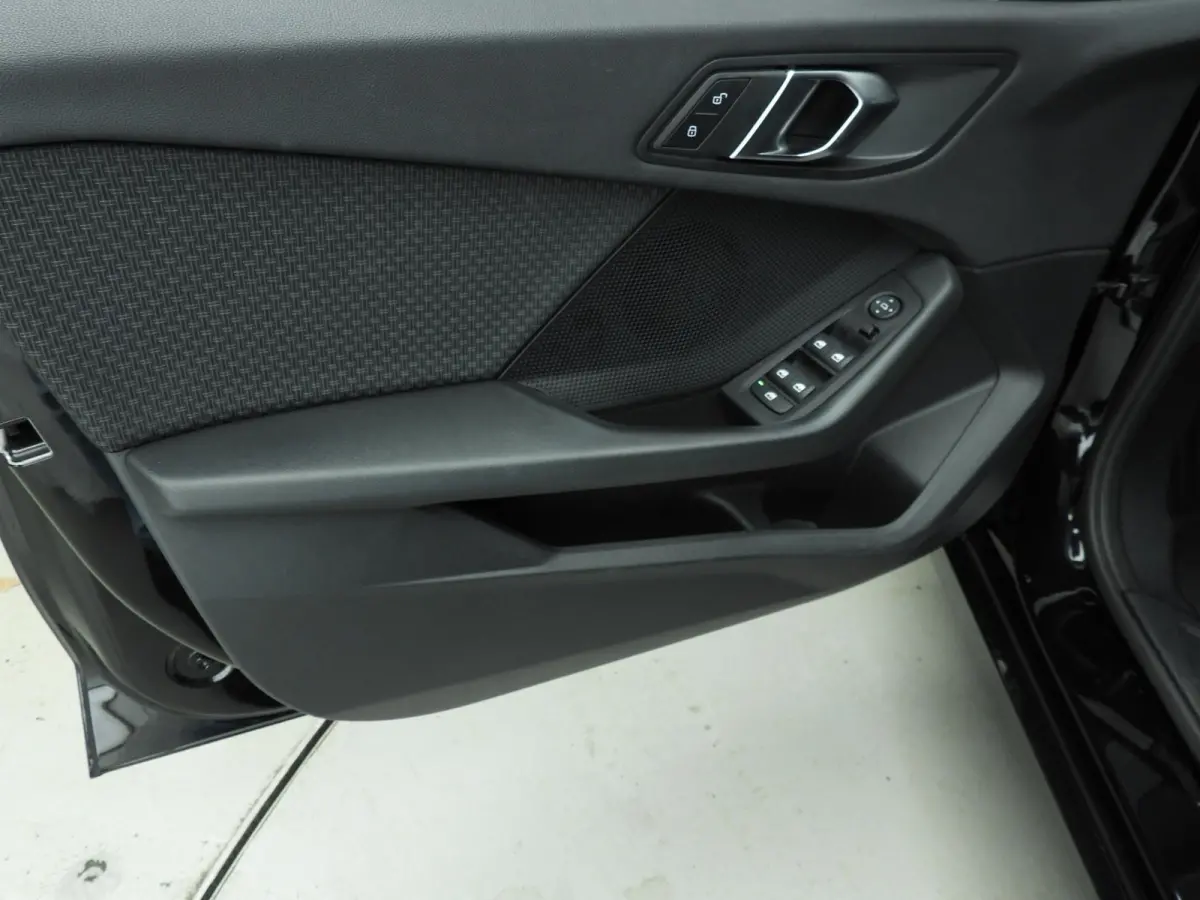5-deurs 116i | Handbak !! | LED | Navigatie | Clima | PDC | Cruise controle | DAB | Alu 17 inch