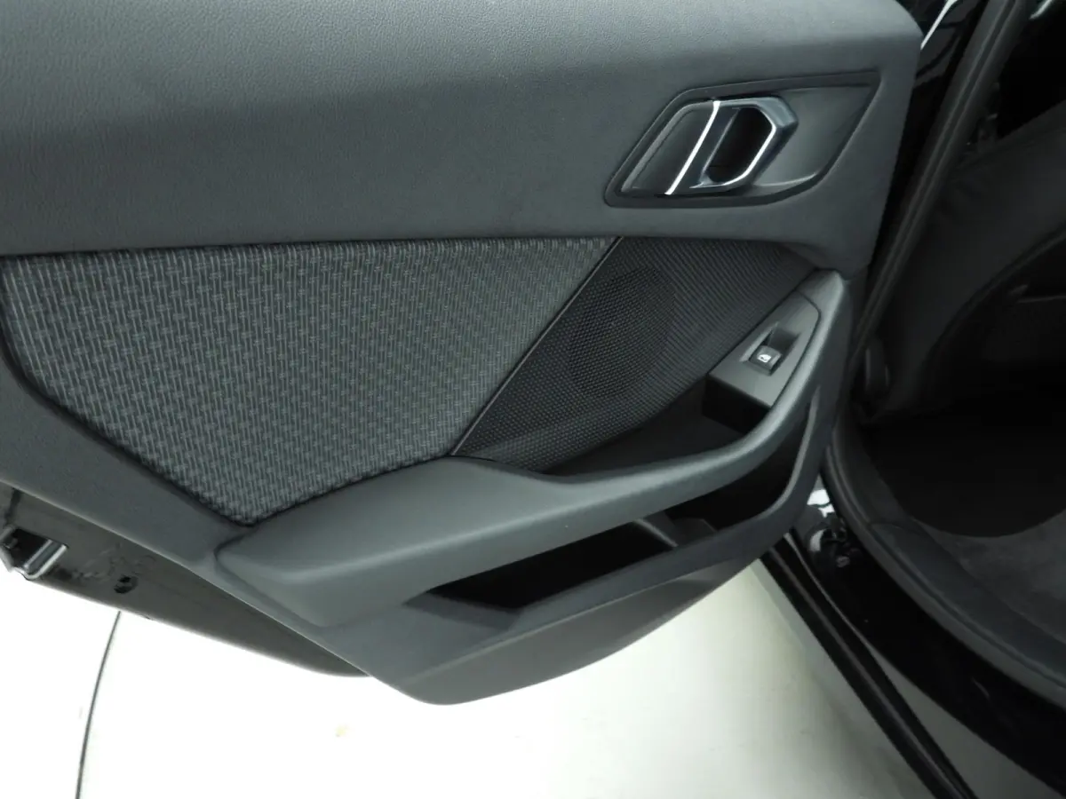 5-deurs 116i | Handbak !! | LED | Navigatie | Clima | PDC | Cruise controle | DAB | Alu 17 inch