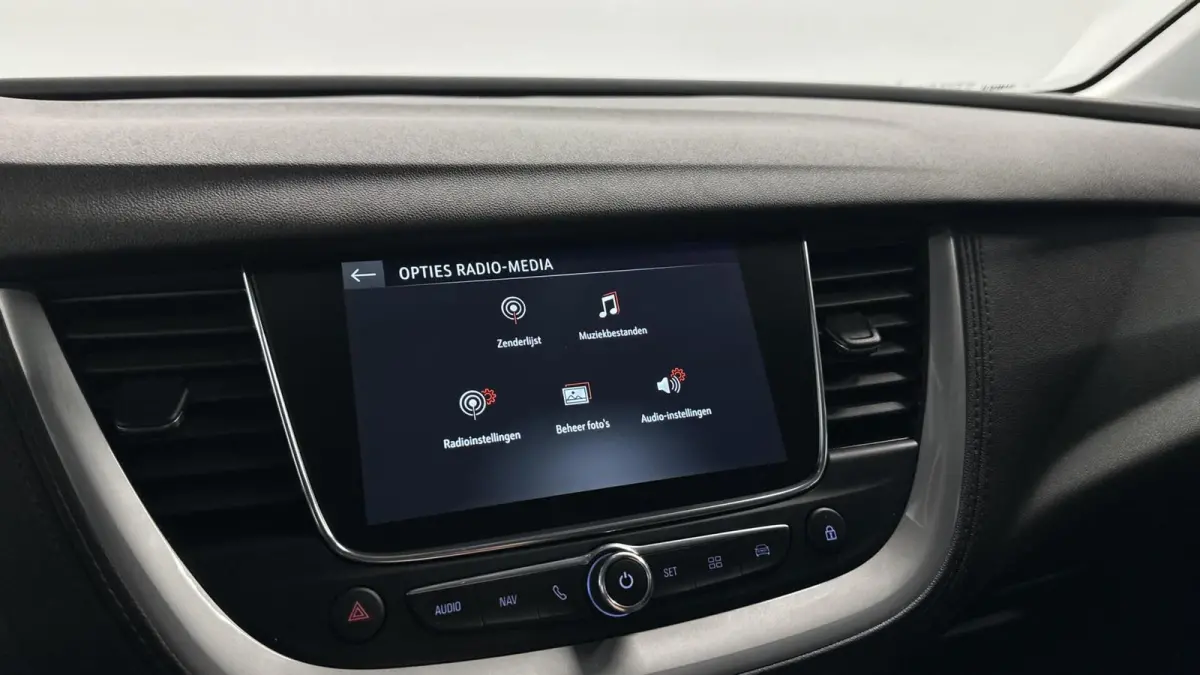 1.2 Turbo Innovation AUTOMAAT STOELVER CRUISE CAMERA NAVI LM CARPLAY.