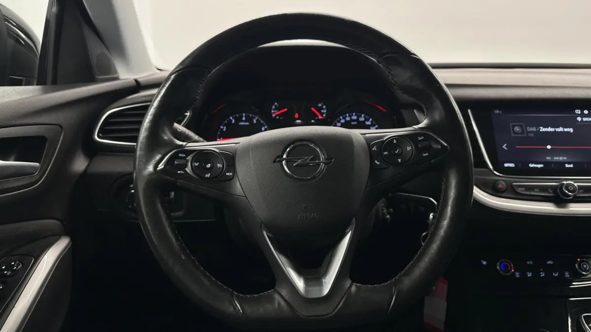 1.2 Turbo Innovation AUTOMAAT STOELVER CRUISE CAMERA NAVI LM CARPLAY.