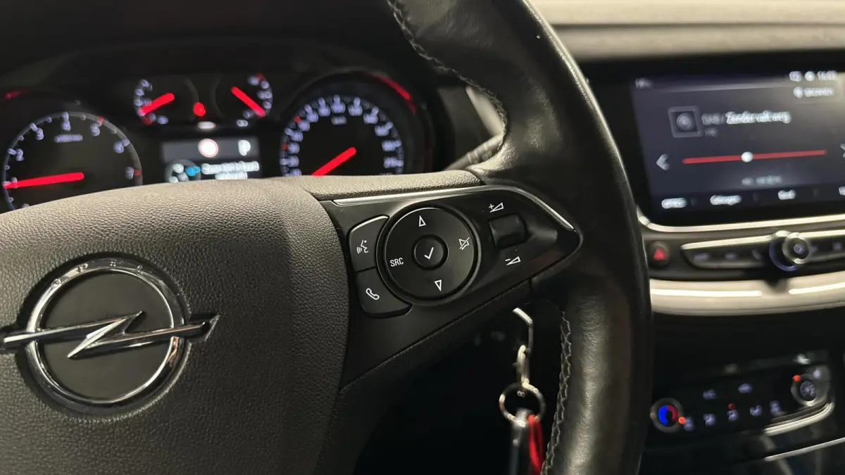 1.2 Turbo Innovation AUTOMAAT STOELVER CRUISE CAMERA NAVI LM CARPLAY.