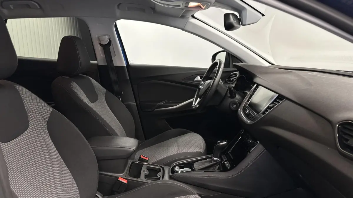 1.2 Turbo Innovation AUTOMAAT STOELVER CRUISE CAMERA NAVI LM CARPLAY.