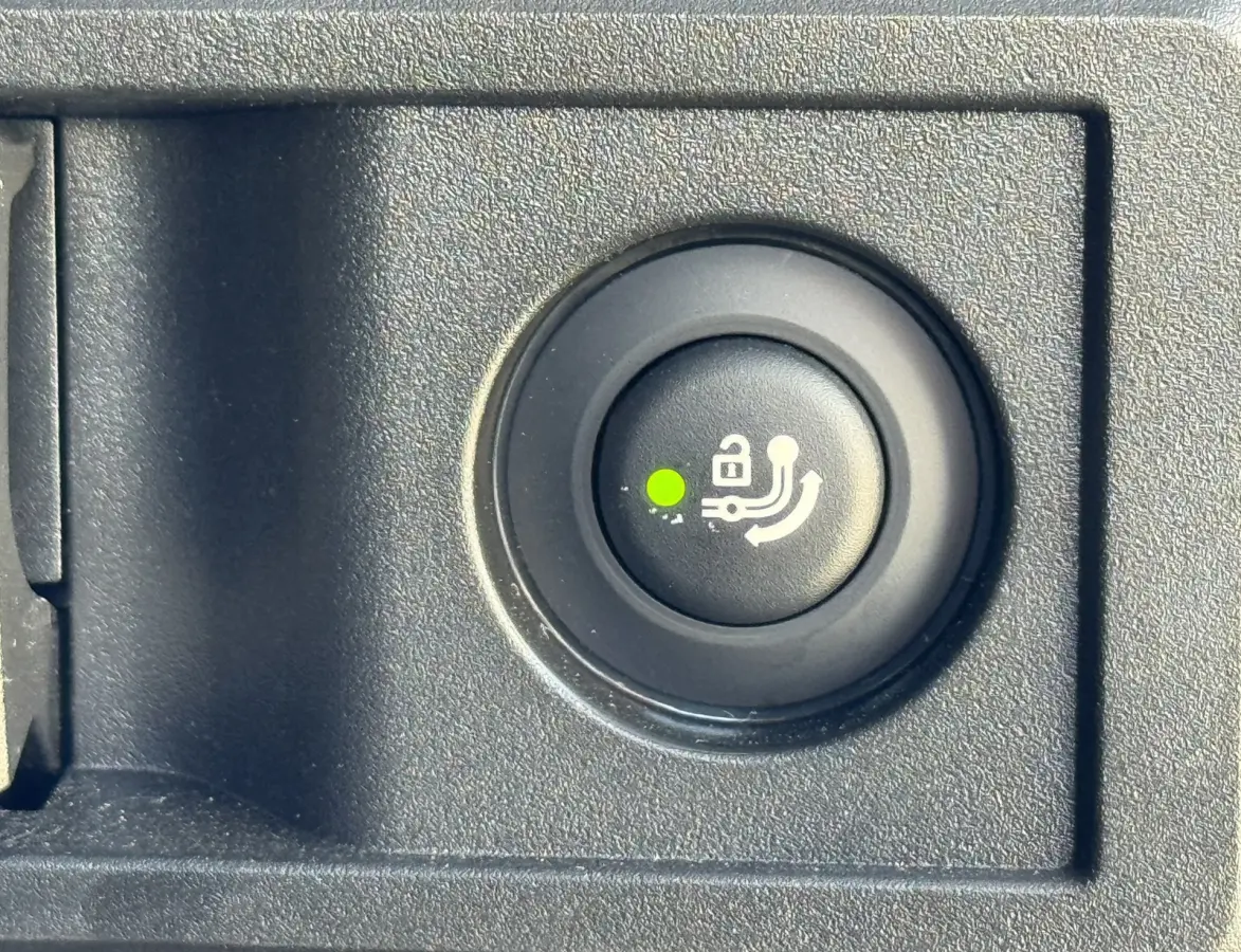 30e xDrive PHEV Fabrieksgarantie mei 2028 SOH 99% Clima Cruise Head-Up Stoelverwarming/ koeling Apple / Android 360 camera