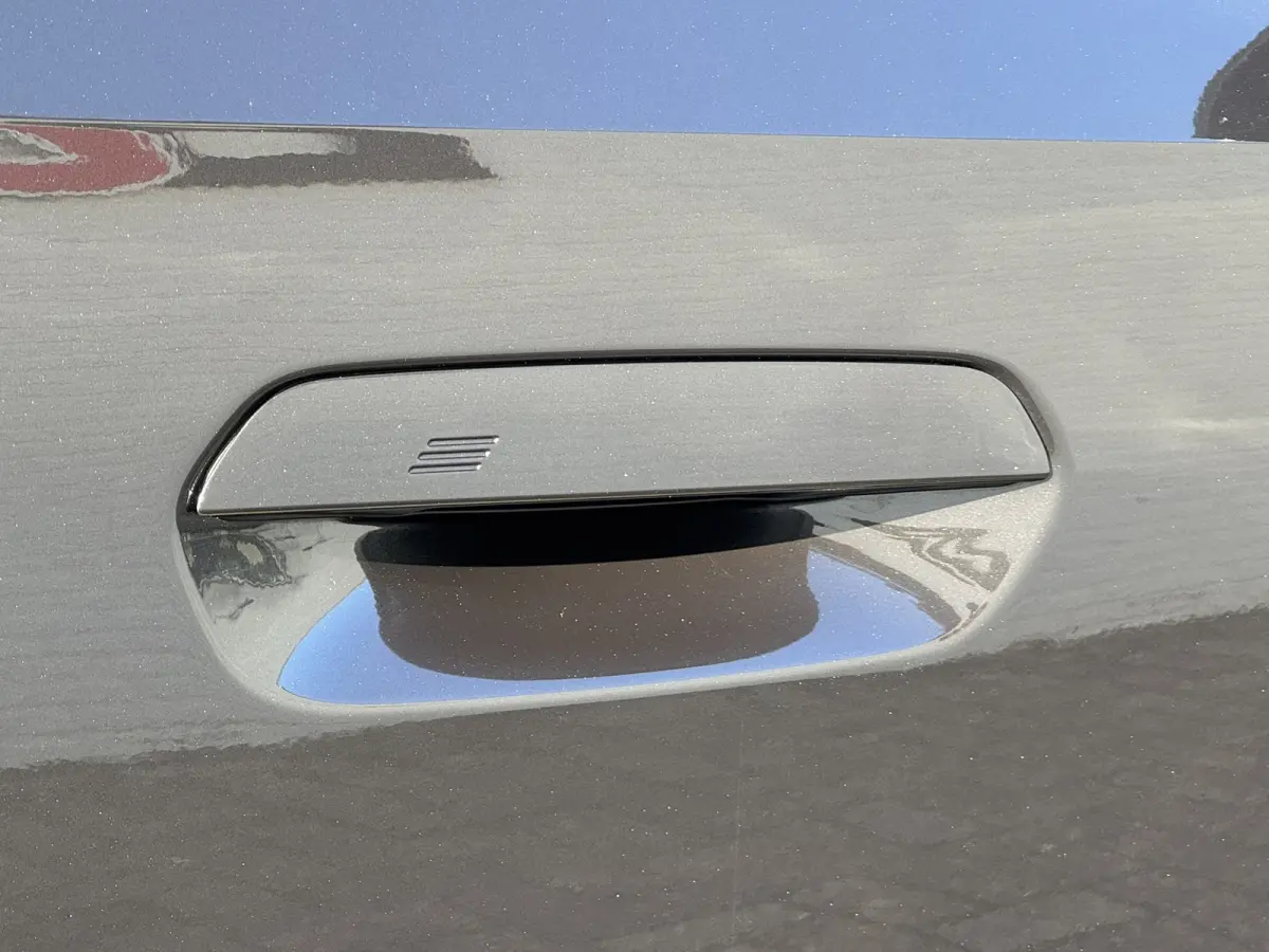 30e xDrive PHEV Fabrieksgarantie mei 2028 SOH 99% Clima Cruise Head-Up Stoelverwarming/ koeling Apple / Android 360 camera