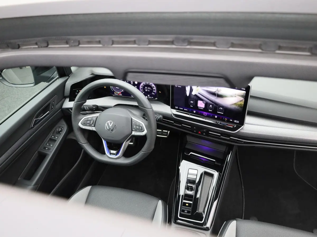 1.5 eHybrid GTE 272 PK | DEMO | VOLLEDIG LEDER | PANORAMADAK | HEAD UP DISPLAY | MEMORY STOELEN | STOELVERWARMING EN KOELING | LED STRIP | TREKHAAK |
