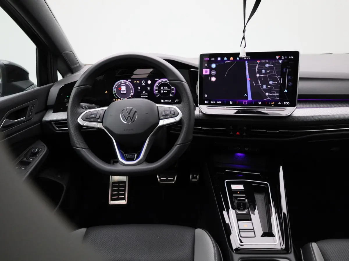 1.5 eHybrid GTE 272 PK | DEMO | VOLLEDIG LEDER | PANORAMADAK | HEAD UP DISPLAY | MEMORY STOELEN | STOELVERWARMING EN KOELING | LED STRIP | TREKHAAK |
