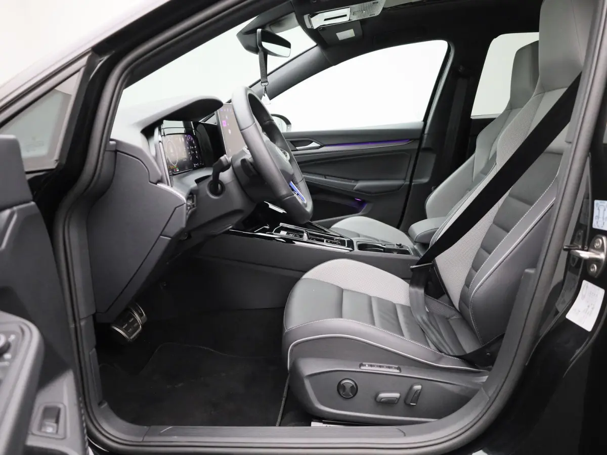 1.5 eHybrid GTE 272 PK | DEMO | VOLLEDIG LEDER | PANORAMADAK | HEAD UP DISPLAY | MEMORY STOELEN | STOELVERWARMING EN KOELING | LED STRIP | TREKHAAK |