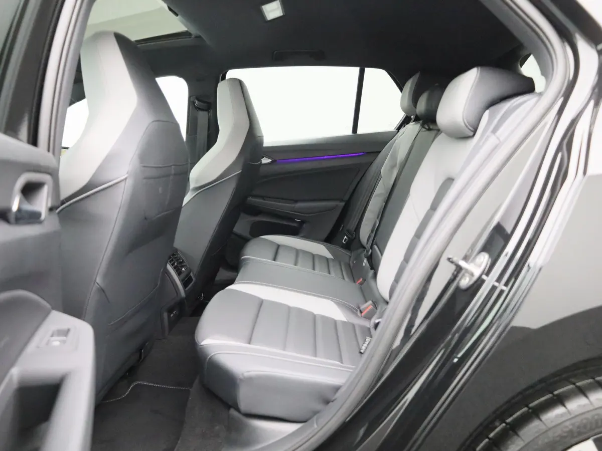1.5 eHybrid GTE 272 PK | DEMO | VOLLEDIG LEDER | PANORAMADAK | HEAD UP DISPLAY | MEMORY STOELEN | STOELVERWARMING EN KOELING | LED STRIP | TREKHAAK |
