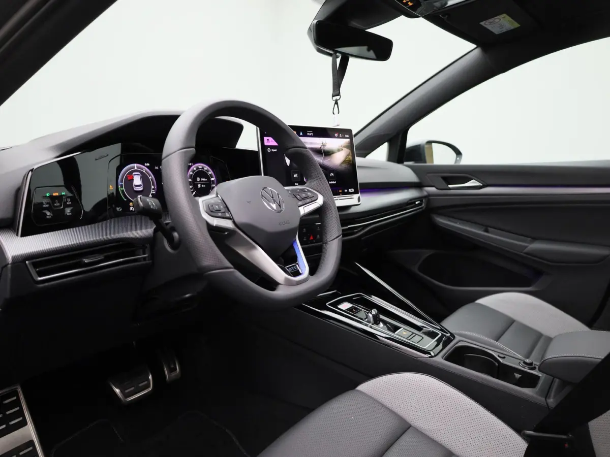 1.5 eHybrid GTE 272 PK | DEMO | VOLLEDIG LEDER | PANORAMADAK | HEAD UP DISPLAY | MEMORY STOELEN | STOELVERWARMING EN KOELING | LED STRIP | TREKHAAK |