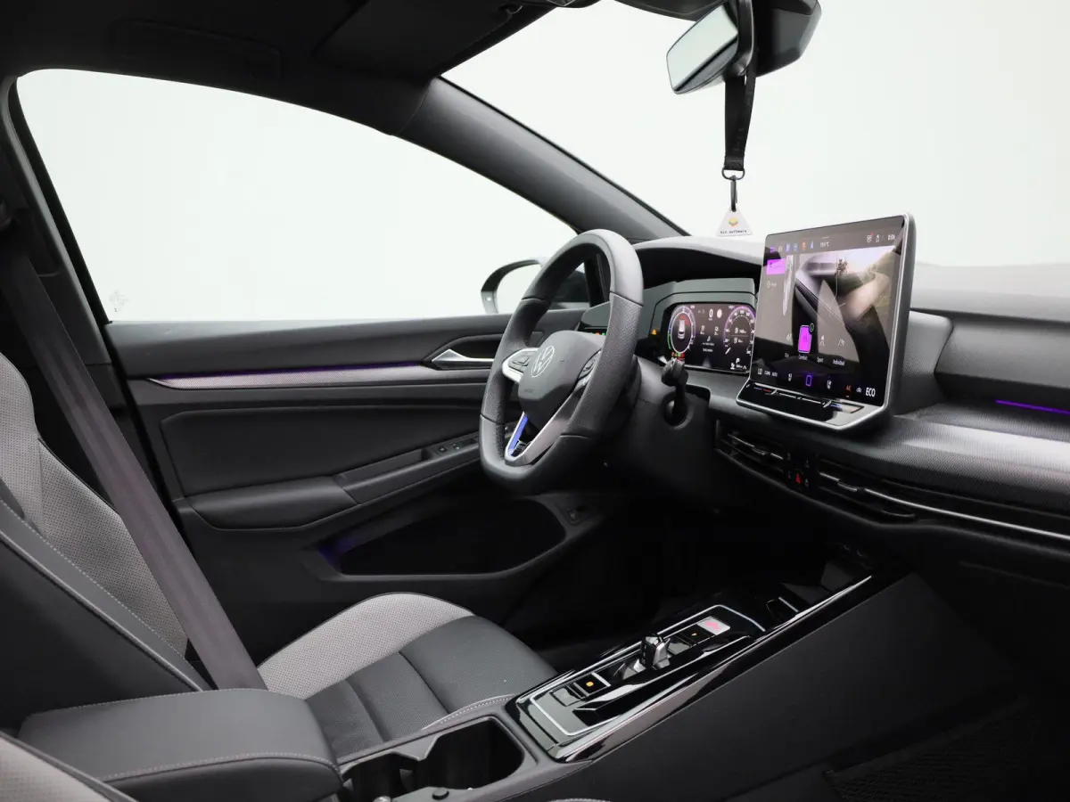 1.5 eHybrid GTE 272 PK | DEMO | VOLLEDIG LEDER | PANORAMADAK | HEAD UP DISPLAY | MEMORY STOELEN | STOELVERWARMING EN KOELING | LED STRIP | TREKHAAK |