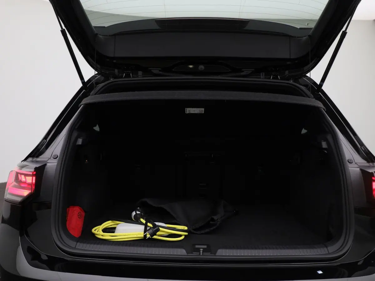 1.5 eHybrid GTE 272 PK | DEMO | VOLLEDIG LEDER | PANORAMADAK | HEAD UP DISPLAY | MEMORY STOELEN | STOELVERWARMING EN KOELING | LED STRIP | TREKHAAK |