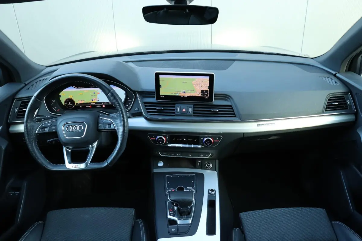 55 TFSIe Quattro Competition / 3x S-Line / 367PK / Automaat / Navi / Matrix LED / Camera / Trekhaak / 20"!