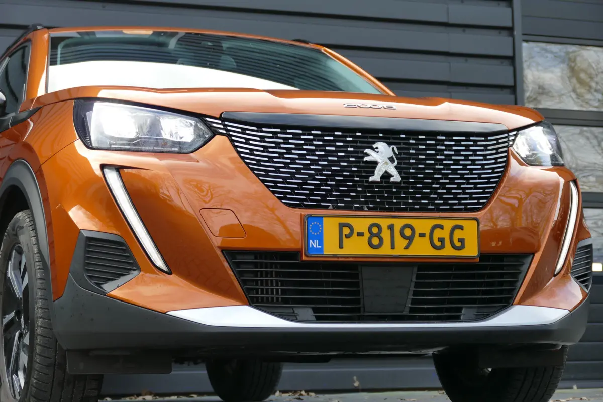 1.2 PURETECH 130PK ALLURE PACK AUTOMAAT / NAVI / LED / CLIMA / PDC / AFN. TREKHAAK / 17"LMV/ CAMERA / BLUETOOTH / CRUISECONTROL / 2E EIGENAAR / SCHITTERENDE STAAT !!
