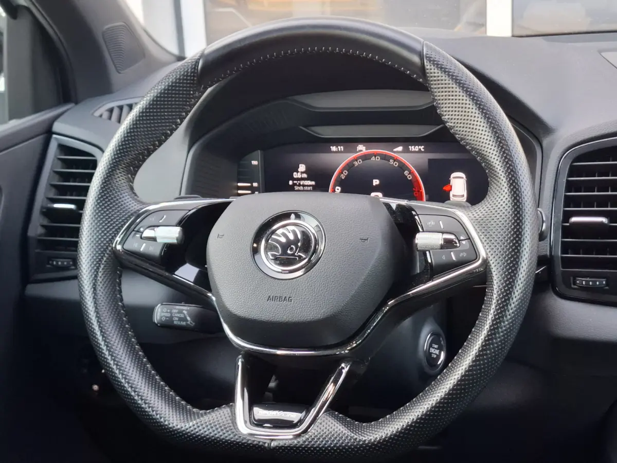1.5 TSI ACT Sportline Business | Android/Apple Carplay | Adaptive Cruise Control | LMV 18" | Achteruitrijcamera | PDC V+A | Elektrische kofferbak | Climate control
