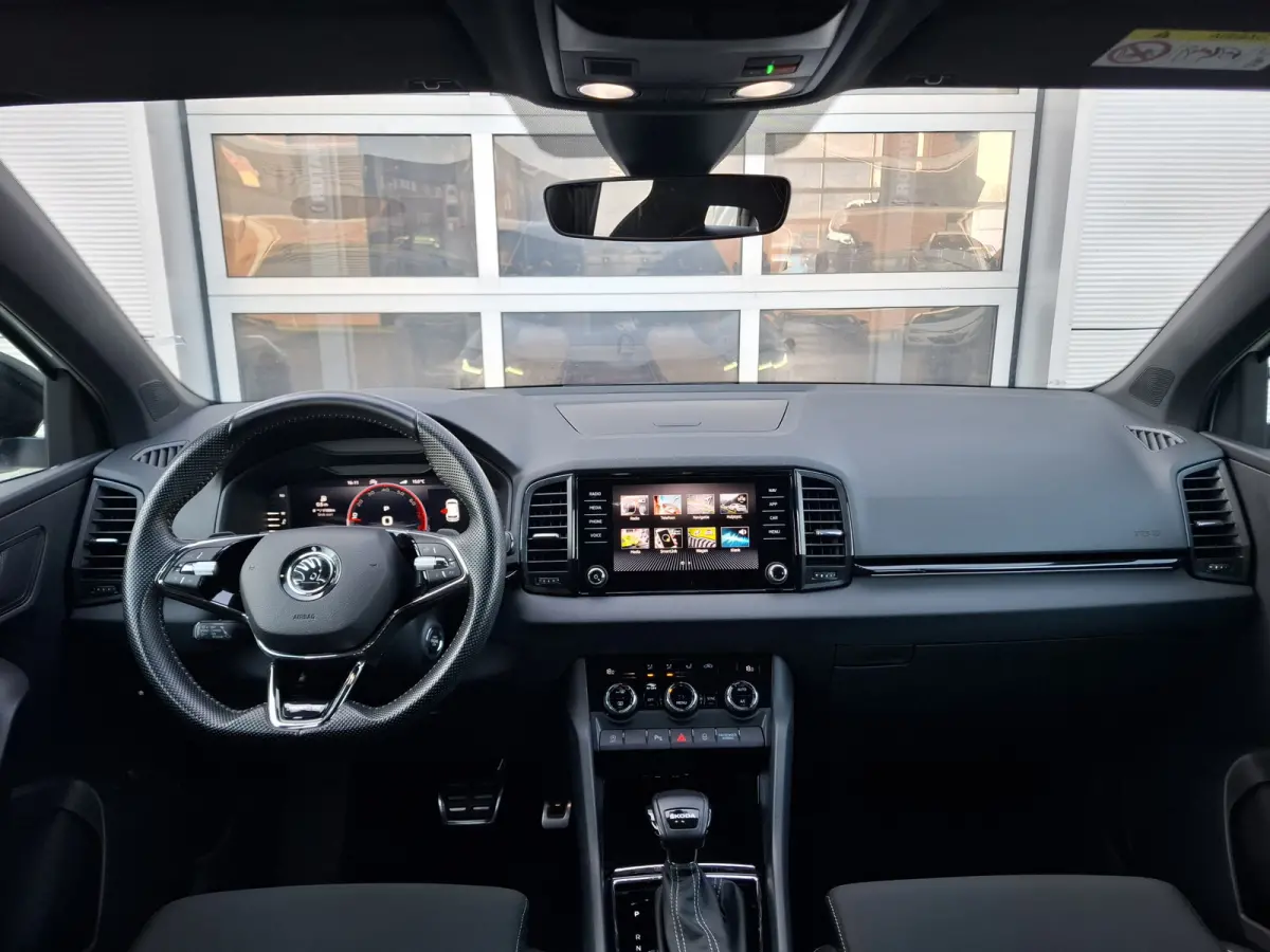 1.5 TSI ACT Sportline Business | Android/Apple Carplay | Adaptive Cruise Control | LMV 18" | Achteruitrijcamera | PDC V+A | Elektrische kofferbak | Climate control