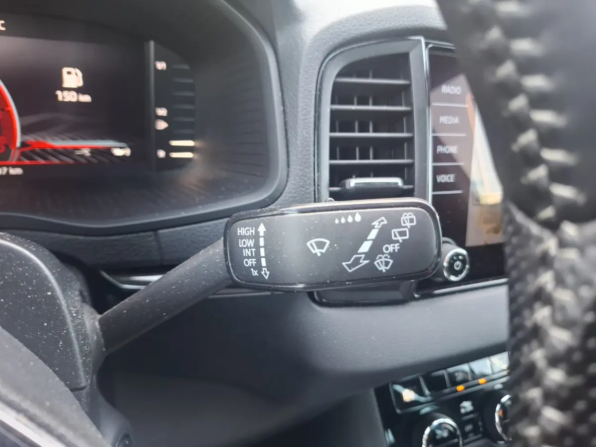 1.5 TSI ACT Sportline Business | Android/Apple Carplay | Adaptive Cruise Control | LMV 18" | Achteruitrijcamera | PDC V+A | Elektrische kofferbak | Climate control