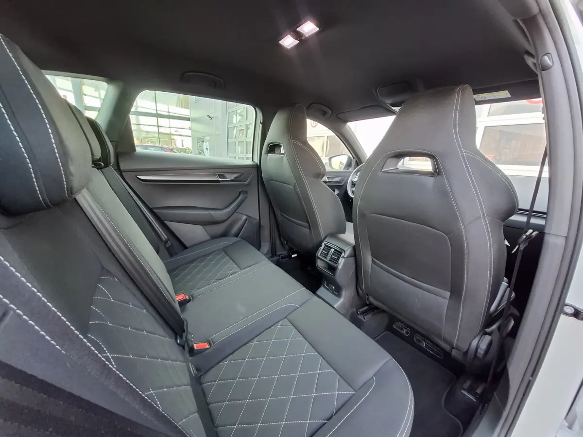 1.5 TSI ACT Sportline Business | Android/Apple Carplay | Adaptive Cruise Control | LMV 18" | Achteruitrijcamera | PDC V+A | Elektrische kofferbak | Climate control