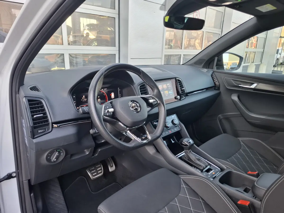 1.5 TSI ACT Sportline Business | Android/Apple Carplay | Adaptive Cruise Control | LMV 18" | Achteruitrijcamera | PDC V+A | Elektrische kofferbak | Climate control