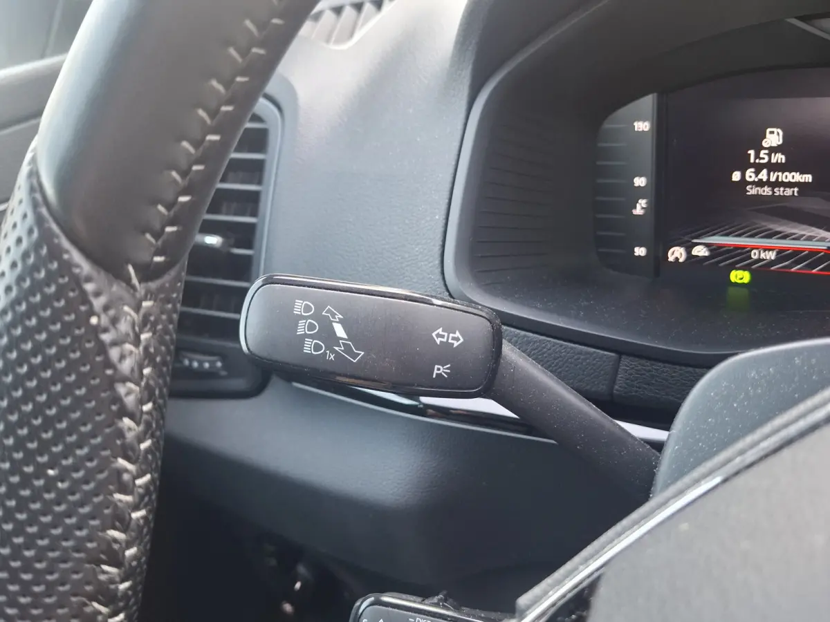 1.5 TSI ACT Sportline Business | Android/Apple Carplay | Adaptive Cruise Control | LMV 18" | Achteruitrijcamera | PDC V+A | Elektrische kofferbak | Climate control