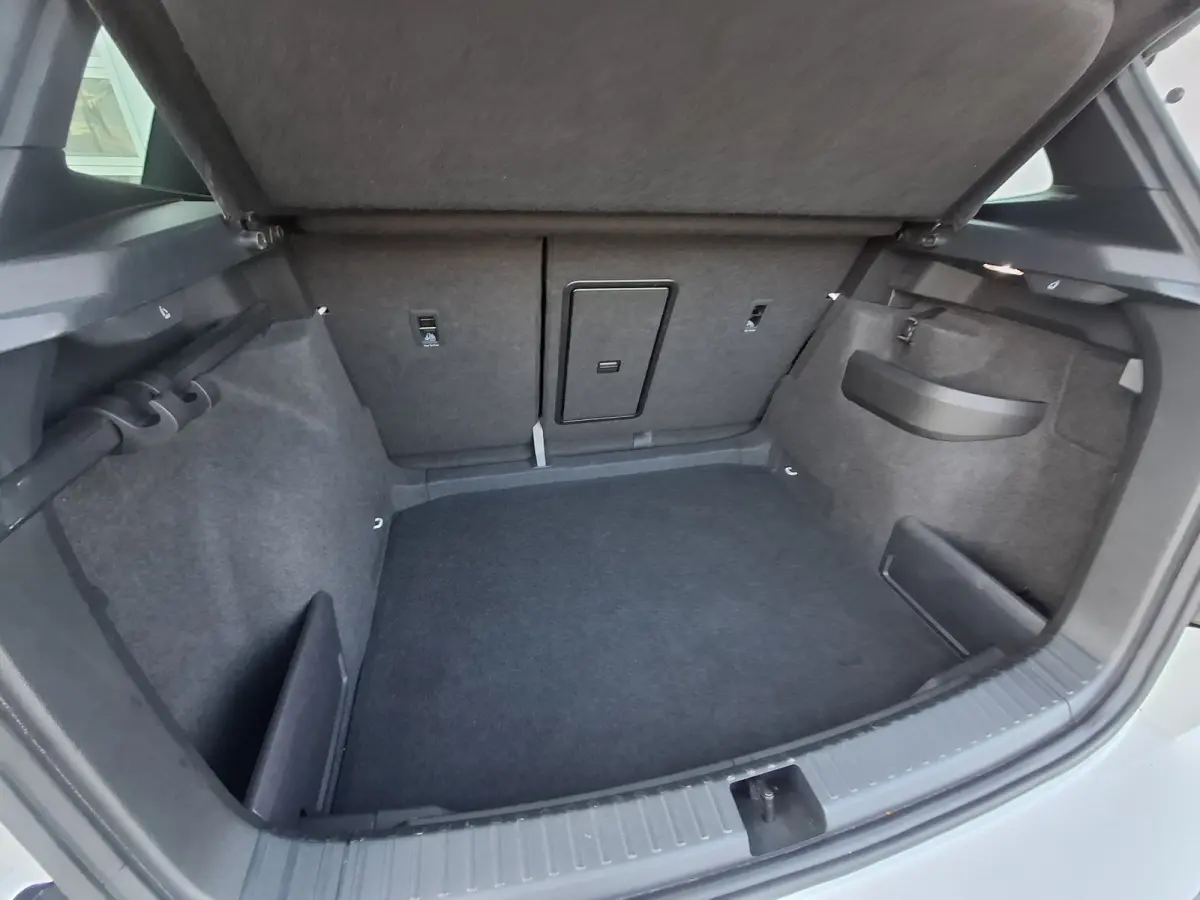 1.5 TSI ACT Sportline Business | Android/Apple Carplay | Adaptive Cruise Control | LMV 18" | Achteruitrijcamera | PDC V+A | Elektrische kofferbak | Climate control