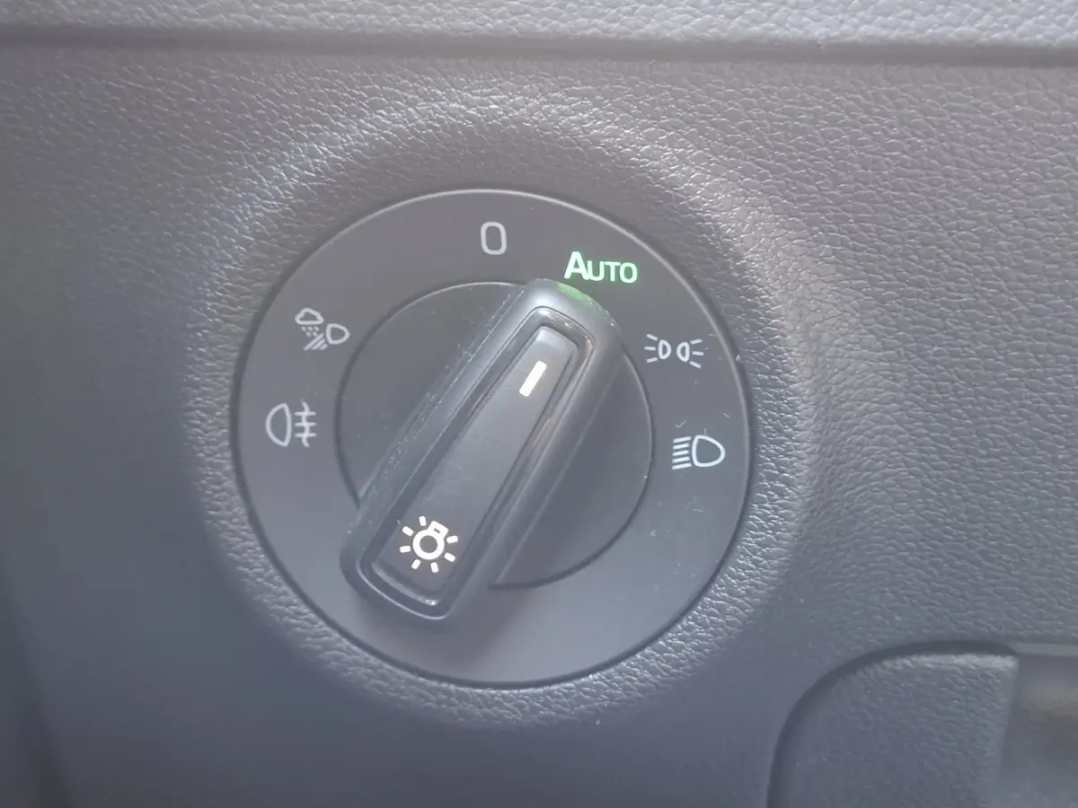 1.5 TSI ACT Sportline Business | Android/Apple Carplay | Adaptive Cruise Control | LMV 18" | Achteruitrijcamera | PDC V+A | Elektrische kofferbak | Climate control