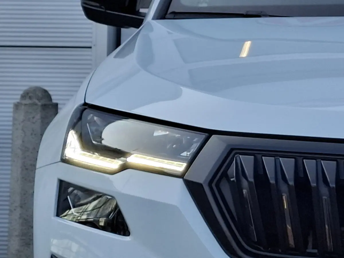 1.5 TSI ACT Sportline Business | Android/Apple Carplay | Adaptive Cruise Control | LMV 18" | Achteruitrijcamera | PDC V+A | Elektrische kofferbak | Climate control